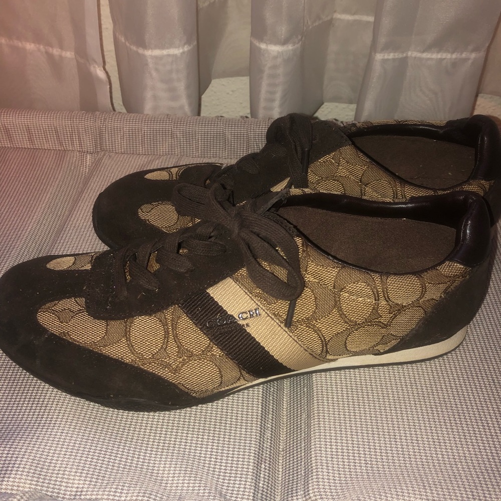 Women’s Coach Street Tennis Shoes.         Only worn 3 times. - Size 8.5